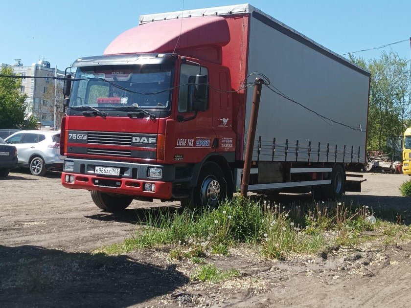 Тентованный грузовик