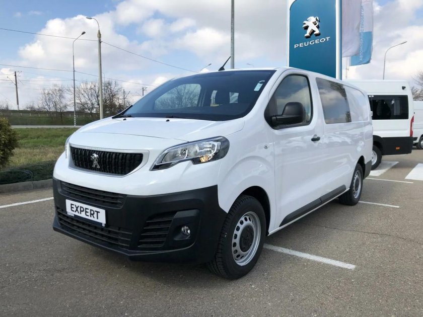 Грузопассажирский фургон Пежо эксперт