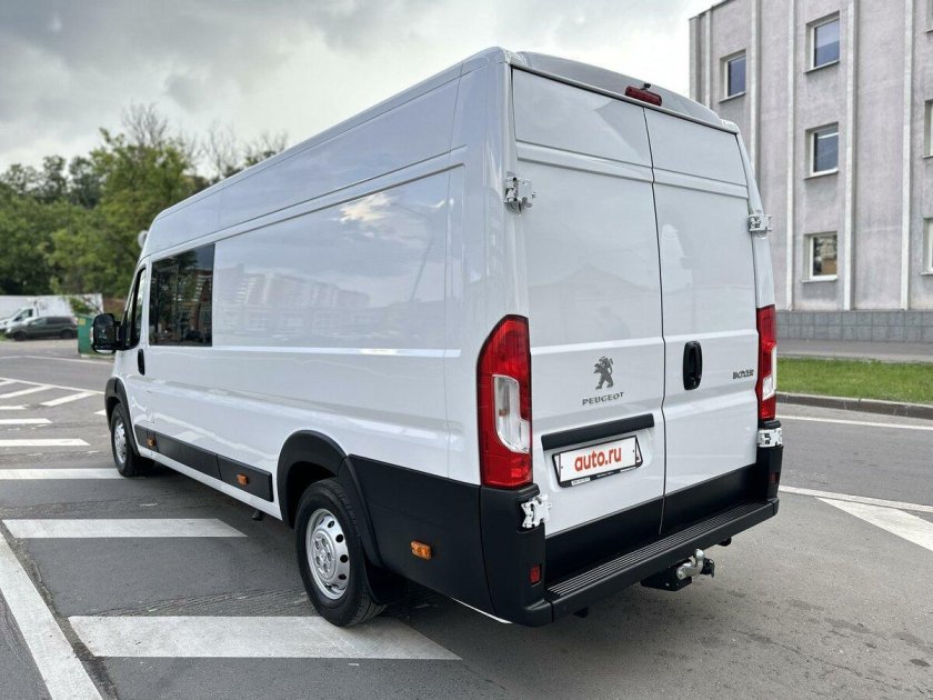 Цельнометаллические фургоны