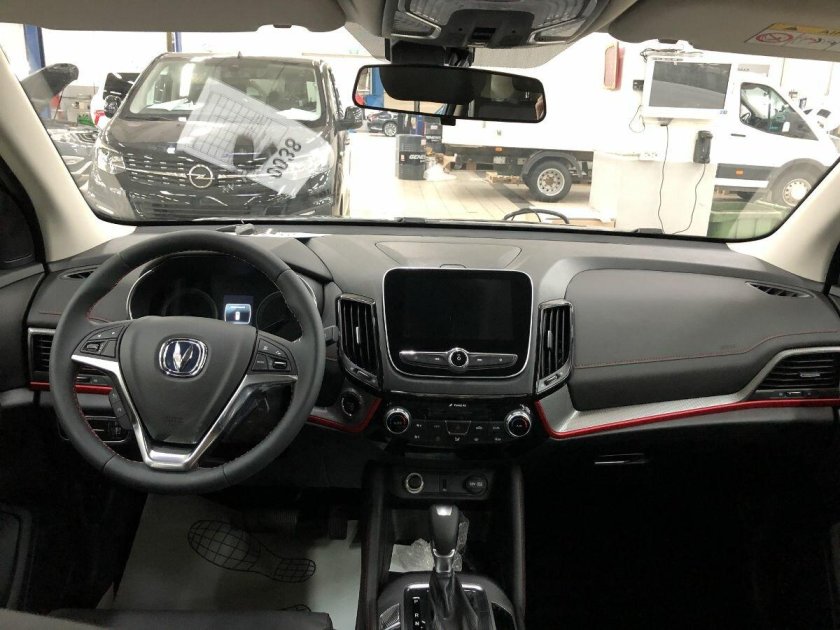 Чанган Eado Plus