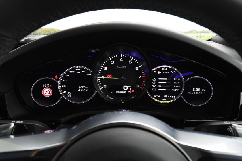 Приборная панель Порше Кайен 958