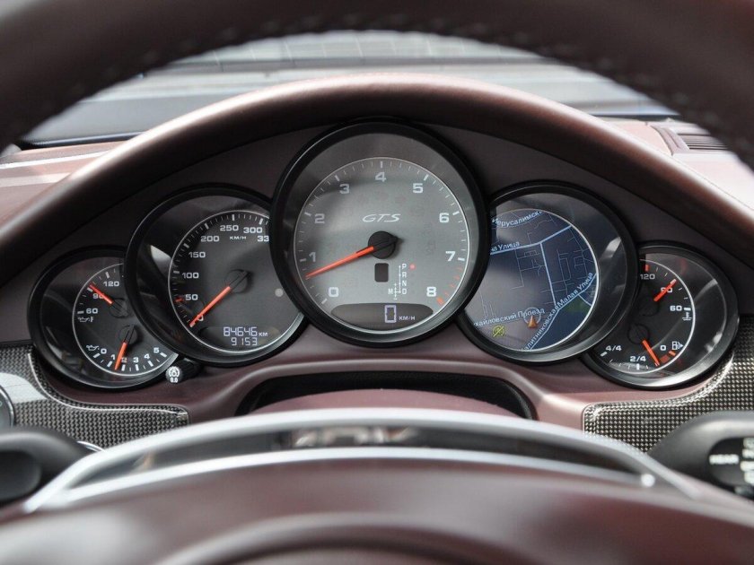 Приборная панель Porsche 911 2020