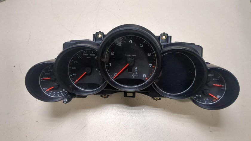 Приборная панель Porsche