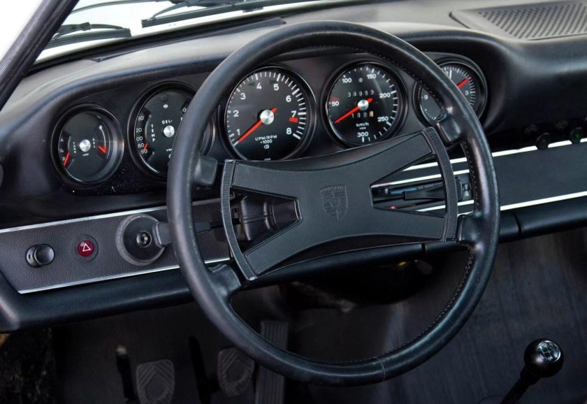 Панель Порше 911