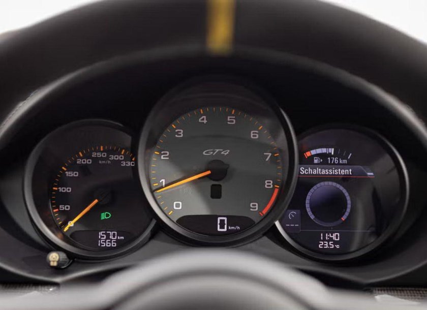 Porsche Cayman gt4 приборная панель
