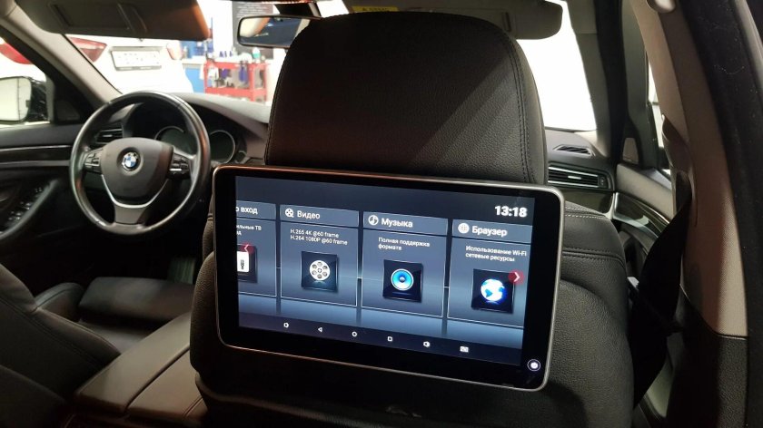 Планшет для задних пассажиров в автомобиль