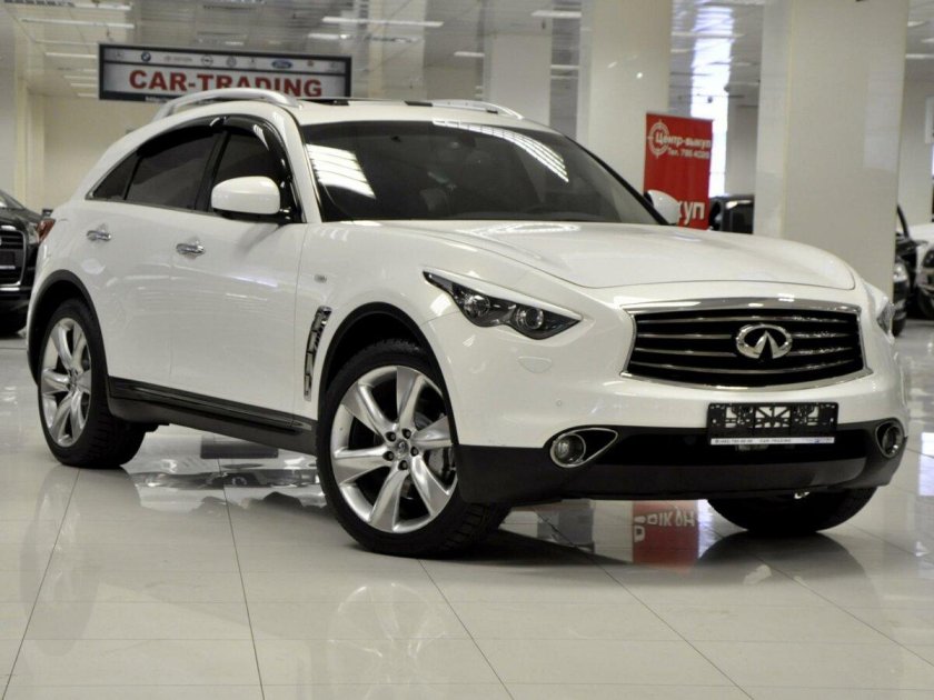 Infiniti fx37s белый