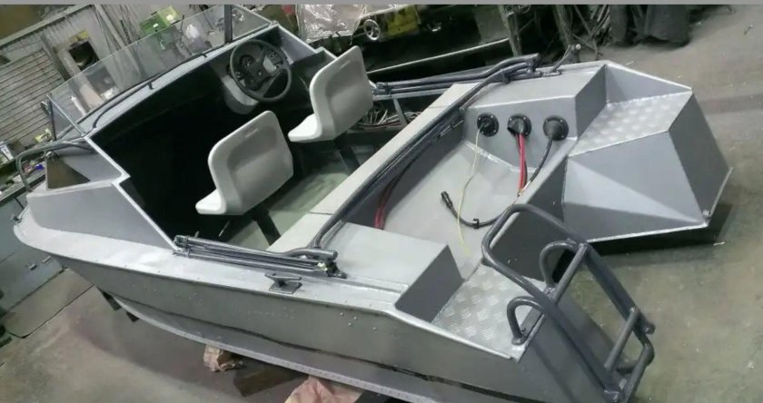 Моторная лодка Прогресс 2м