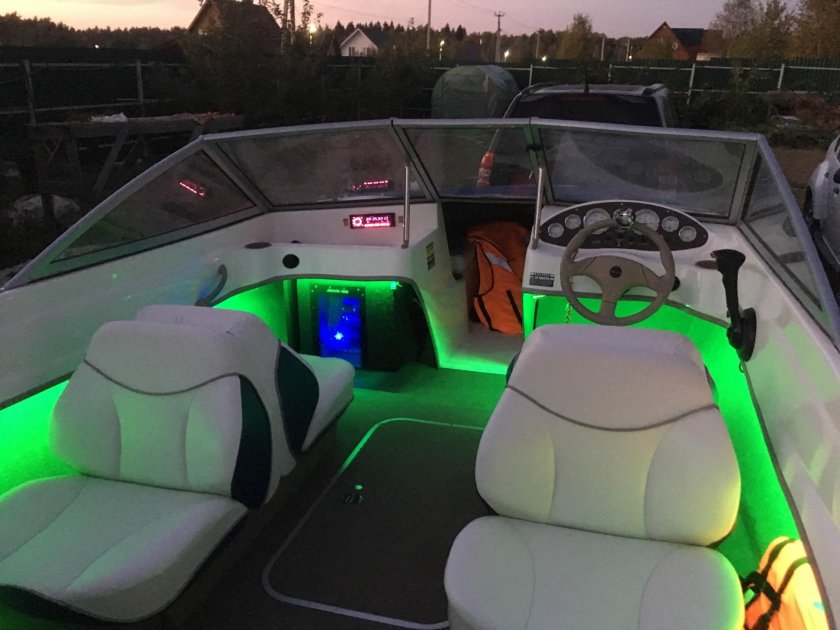 Катер Bayliner 175