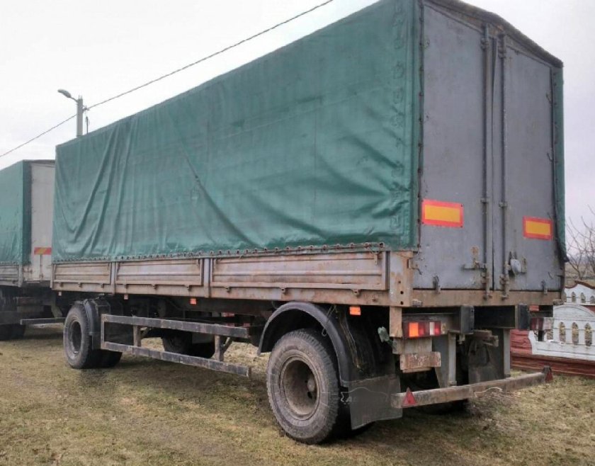 Прицеп МАЗ 83781 тентованный