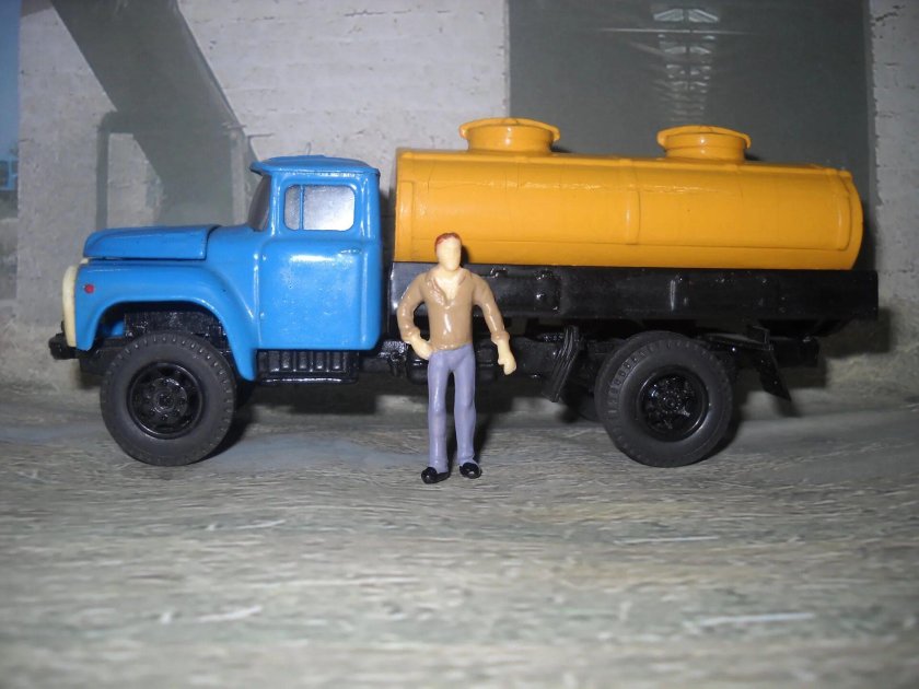 ЗИЛ 130 молоковоз модель