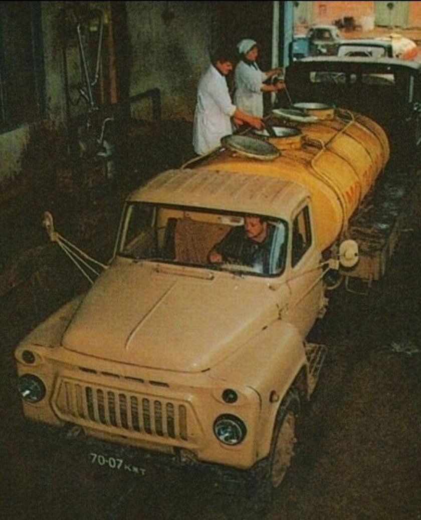 ГАЗ-53 молоковоз АЦПТ-3.3