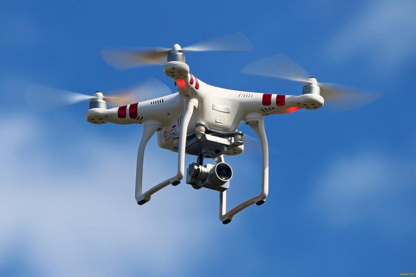 Дрон беспилотный летательный аппарат