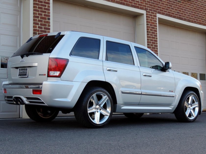 Jeep Grand Cherokee srt 8 2007
