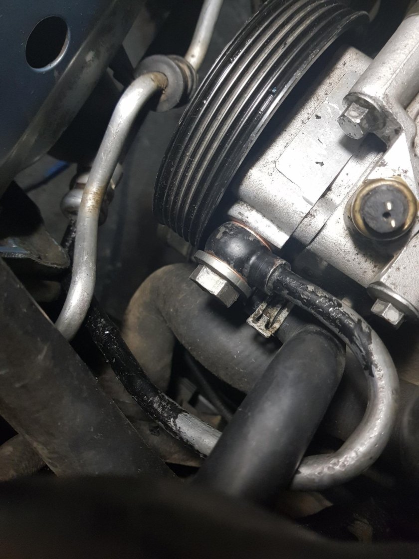 Штуцер гидроусилителя руля Форд фокус 2