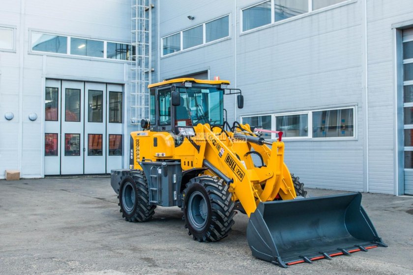 Погрузчик bull sl220