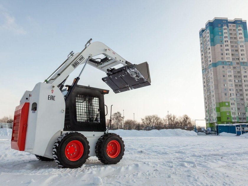 Мини-погрузчик bull sl700