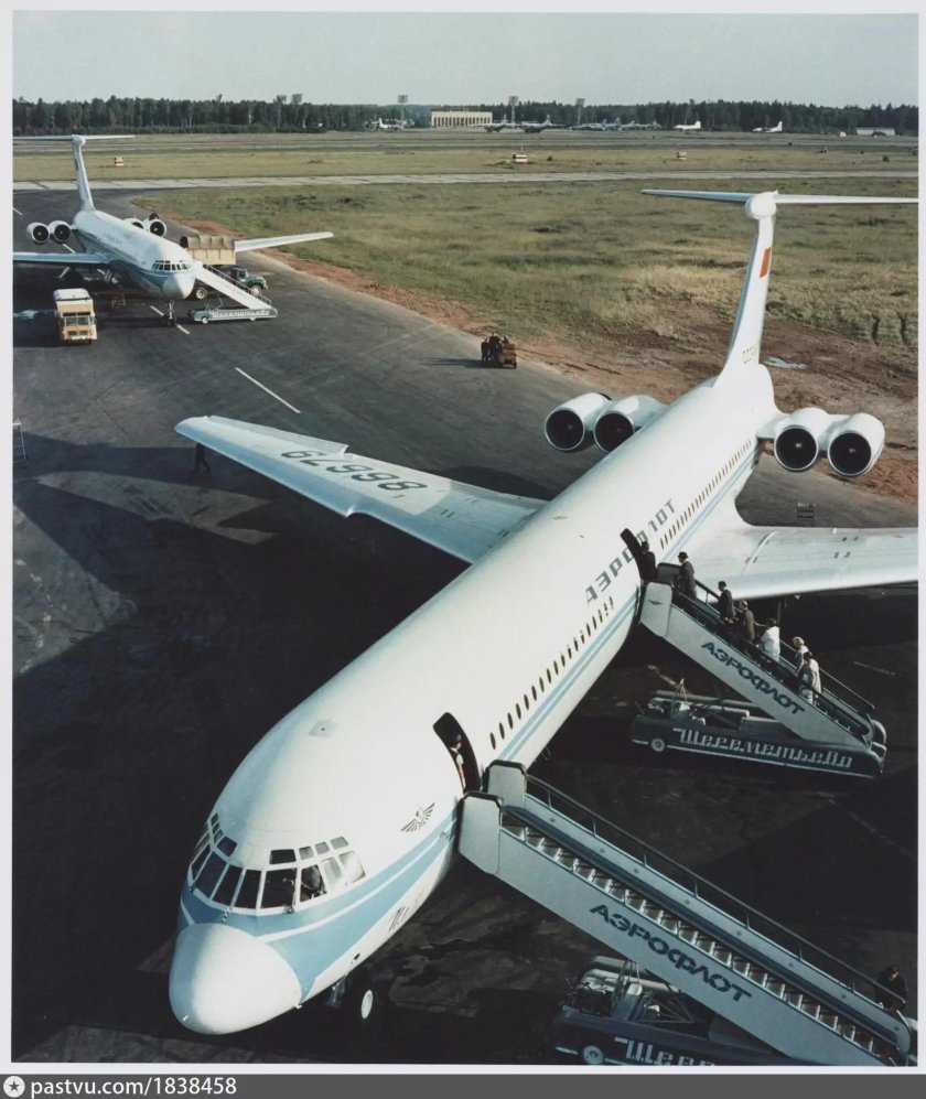 Ил-62 в Шереметьево