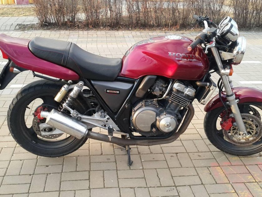 Honda CB 400 super four