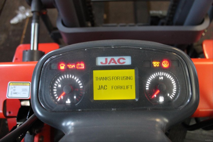 Приборная панель вилочного погрузчика Toyota