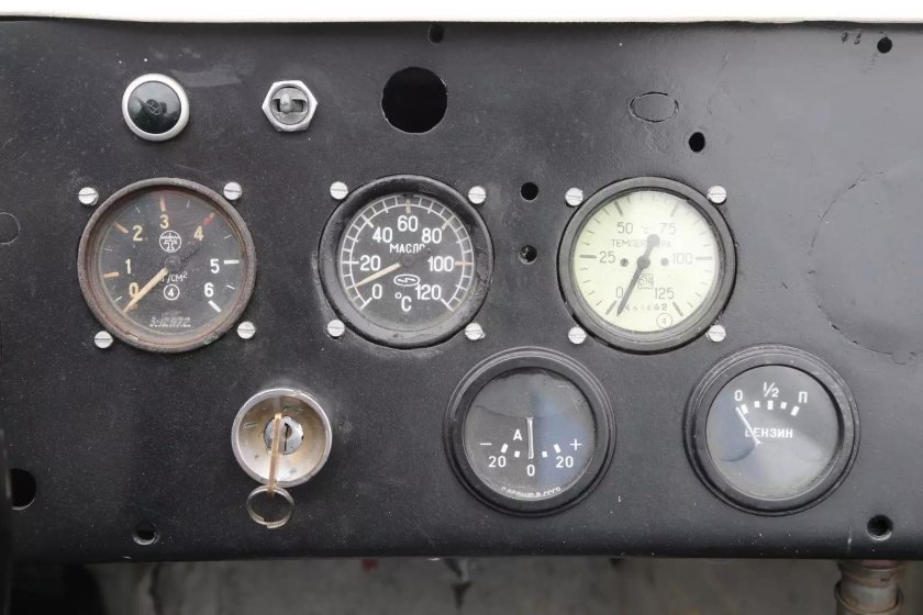Панель приборов ЗИЛ 133гя