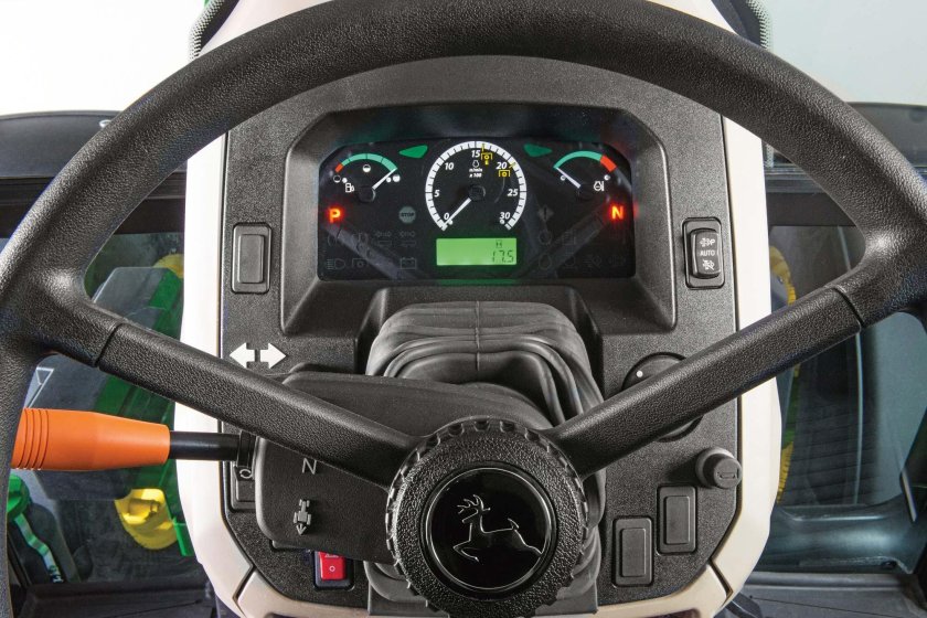 Приборка John Deere