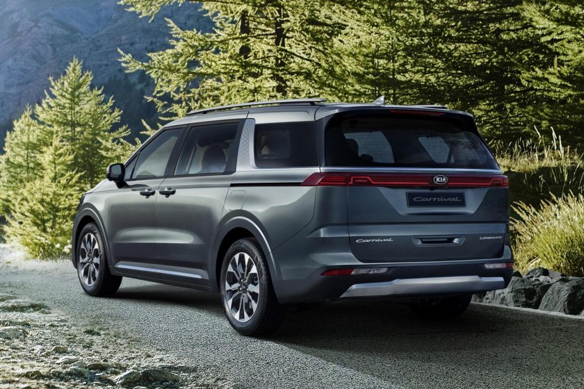 Kia минивэн Carnival 2021