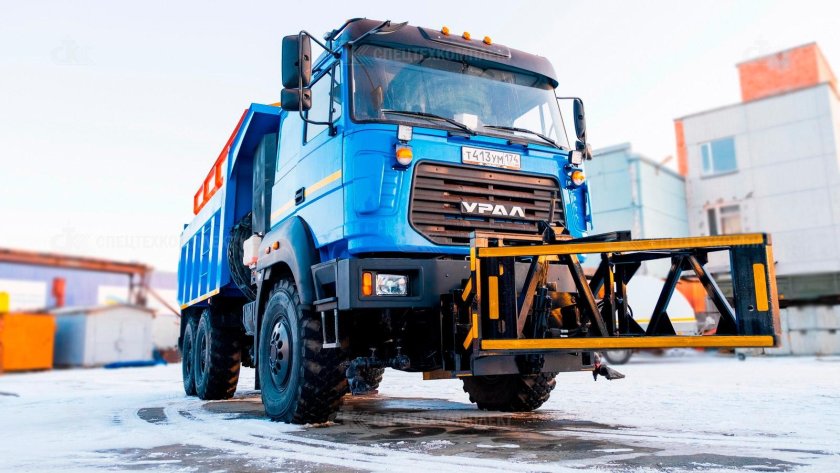 Урал 55571 КДМ