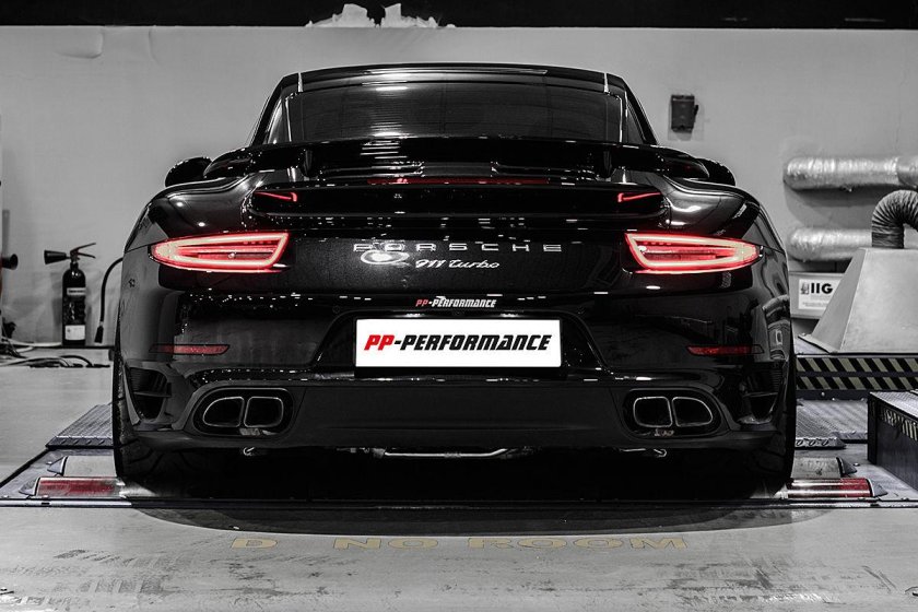 Порше е перфоманс