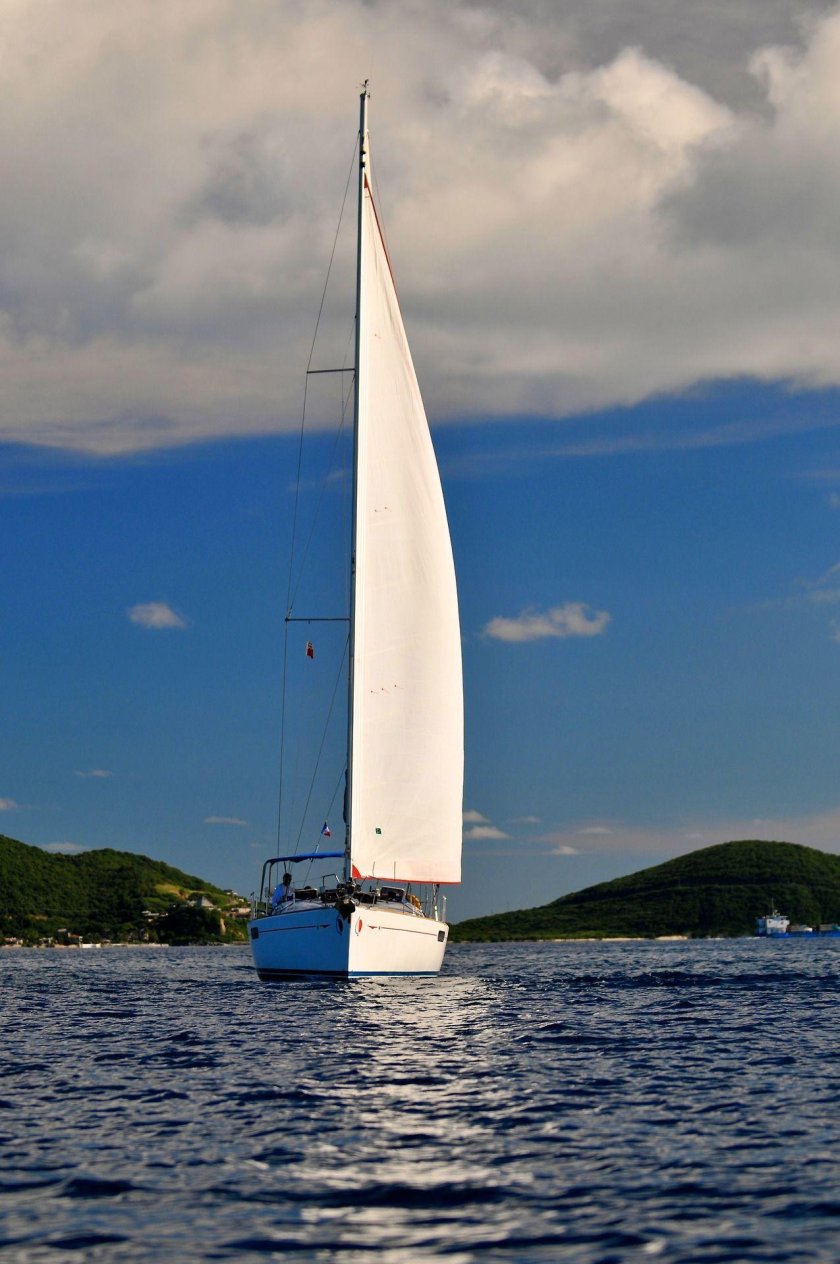 Речная яхта