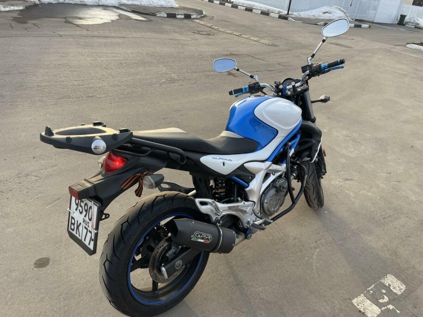 Suzuki sfv650 gladius