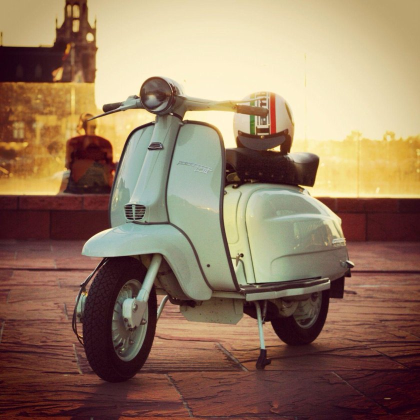 Итальянский мотороллер