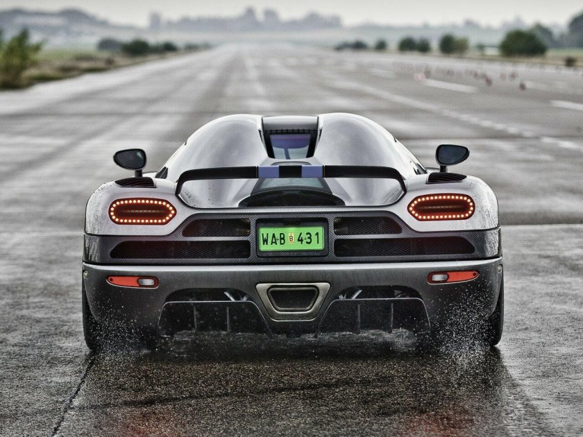 Кенигсегг АГЕРА 2010