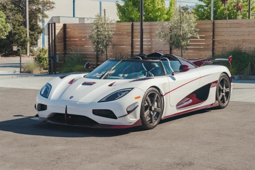 Agera RS Red and White Carbon