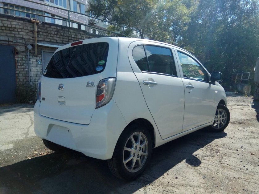 Daihatsu mira 2012