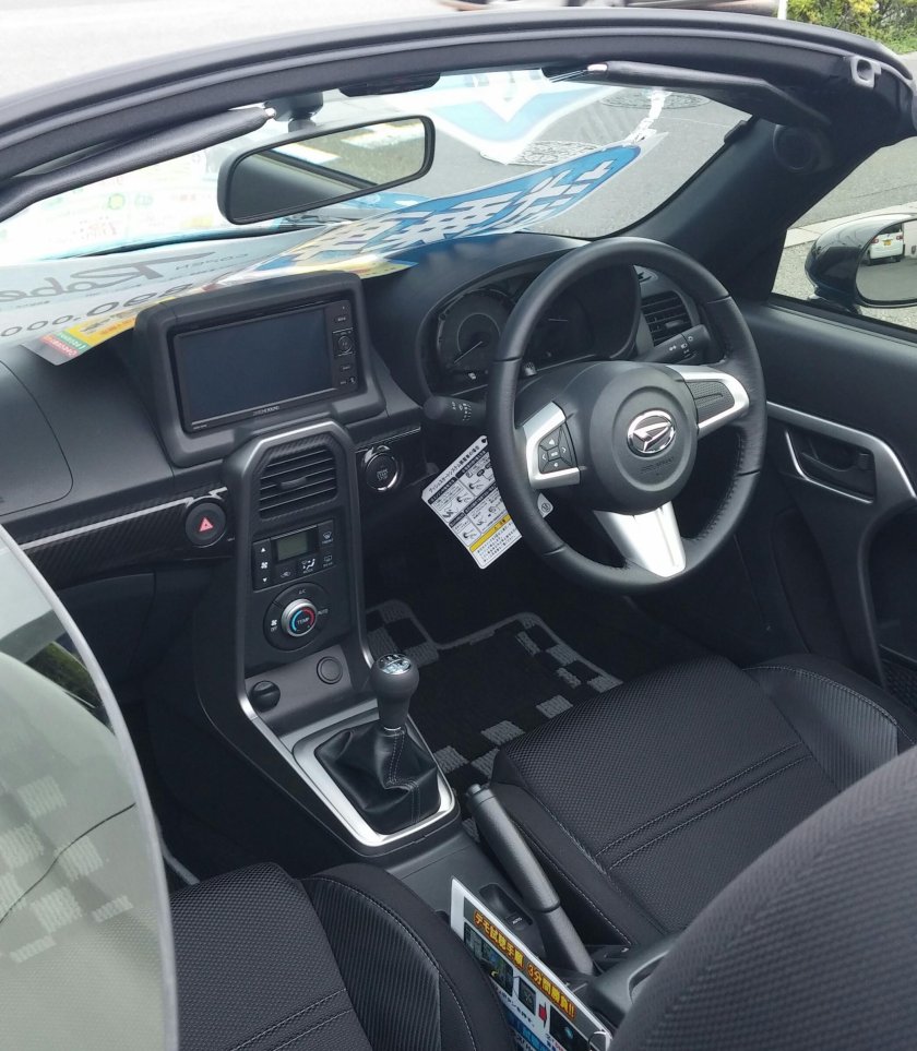 Daihatsu copen interior