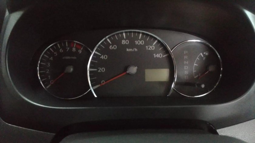 Daihatsu Mira приборная панель