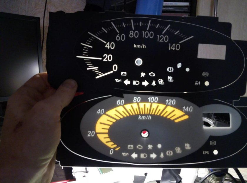 Daihatsu Mira приборная панель