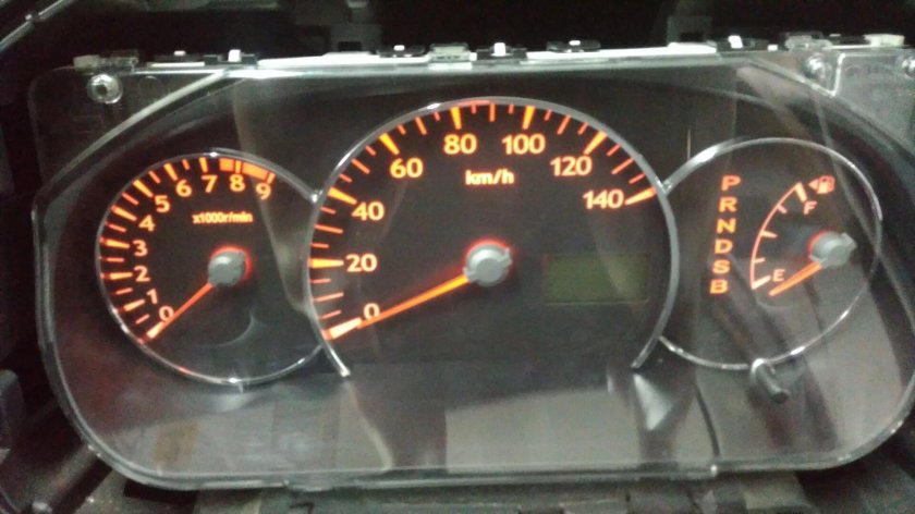 Daihatsu Mira приборная панель