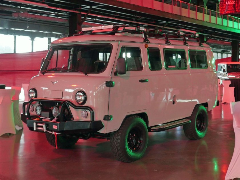 Машина Буханка УАЗ