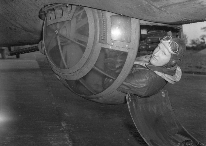 Шаровая турель b-17