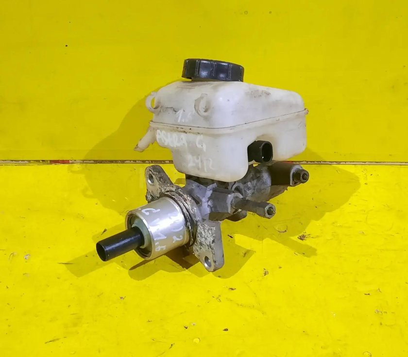 Главный тормозной цилиндр