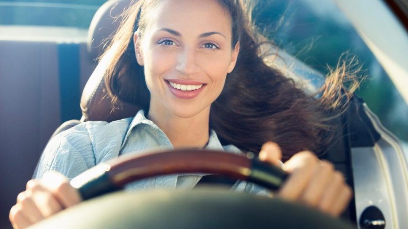 Женщина за рулем