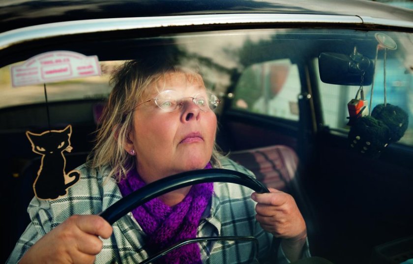 Бабушка за рулем