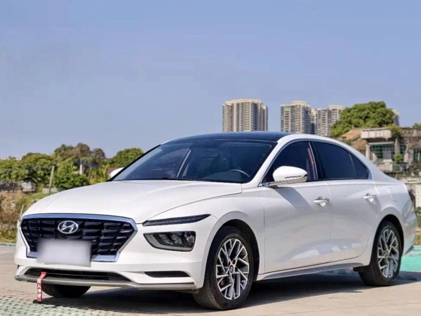 Автомобиль hyundai