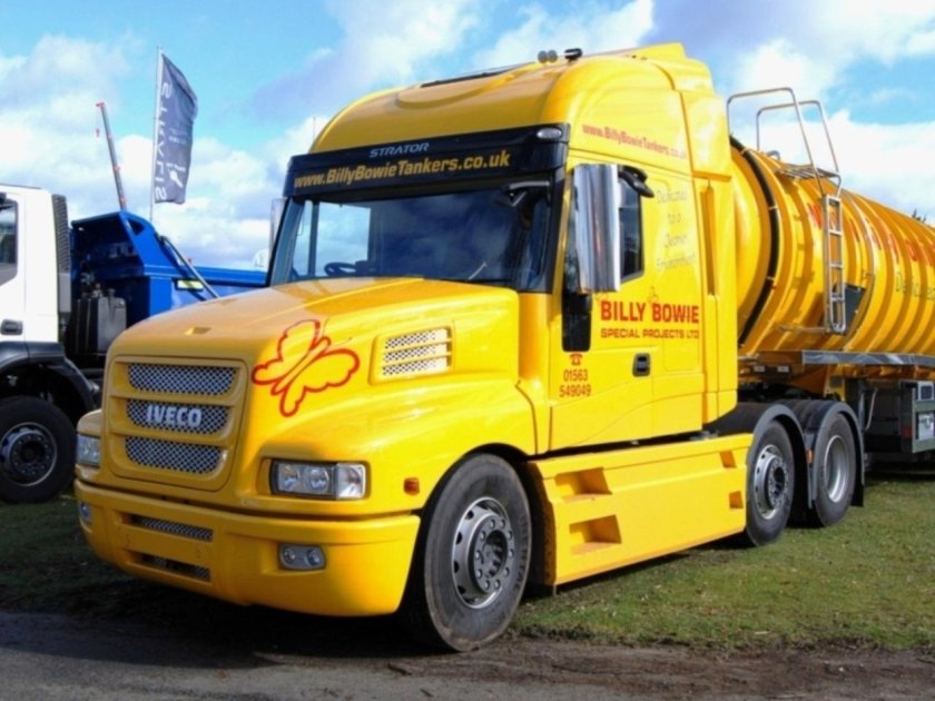 Iveco капотный тягач