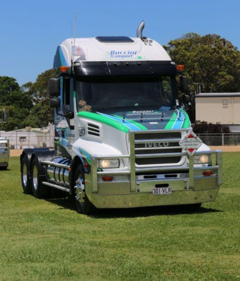 Большие грузовики