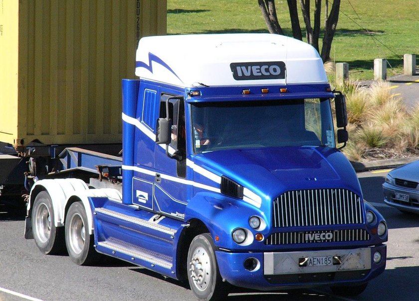 Ивеко капотник