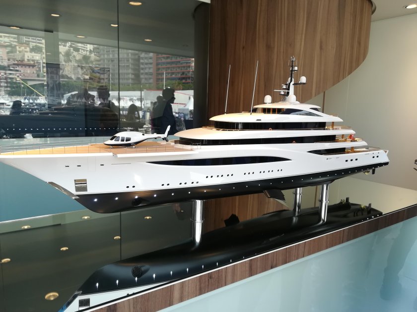 Яхта Feadship Faith