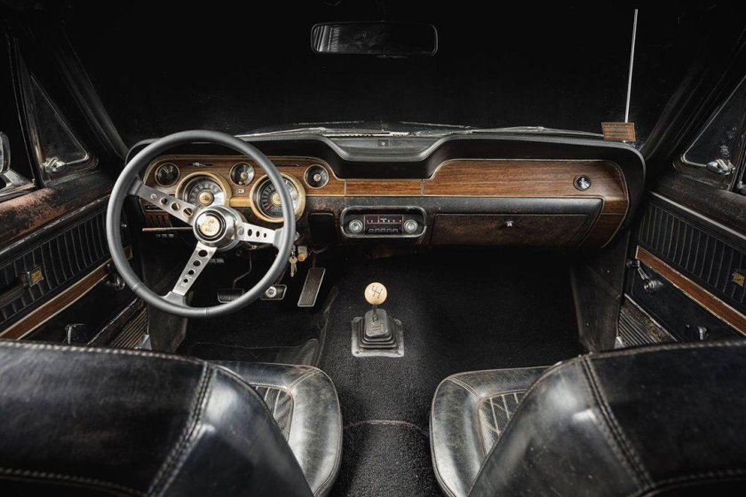 Форд Мустанг 1968 салон